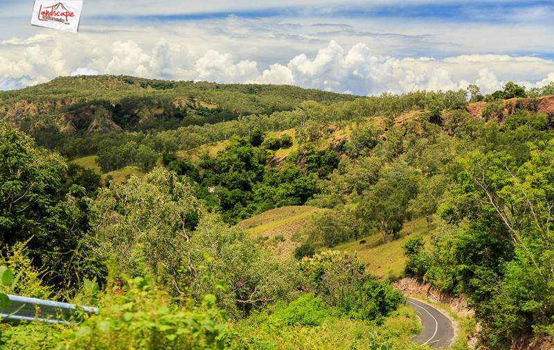 jalan berkelok di depan sana jalan berkelok di depan sana