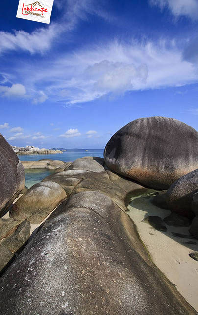 pemandangan pantai tanjung pasir