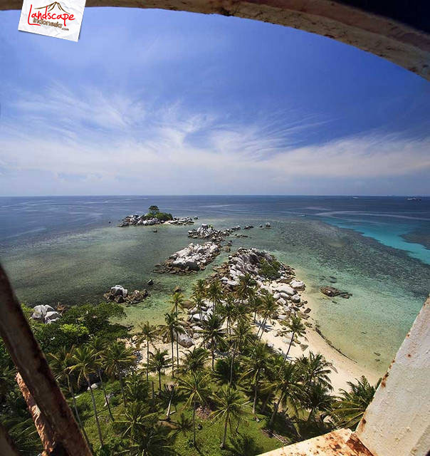 view dari salah satu jendela mercusuar