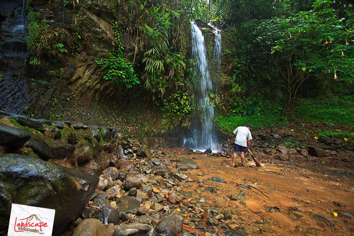Sedang dibersihkan... Curug Bogor - Sedang dibersihkan...