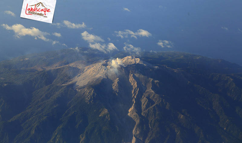 salah satu gunung api di flores salah satu gunung api di flores