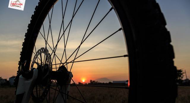 merangkai pagi dengan sepeda