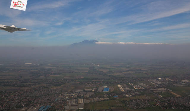 menikmati jawa dari udara menikmati jawa dari udara