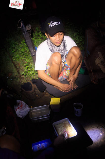 menunggu ayam bakar menunggu ayam bakar