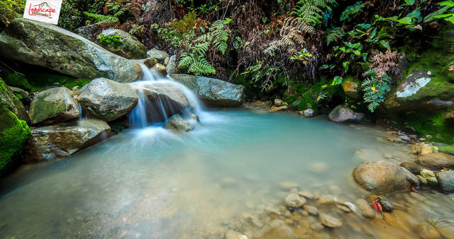 air terjun mini sepanjang sungai air terjun mini sepanjang sungai