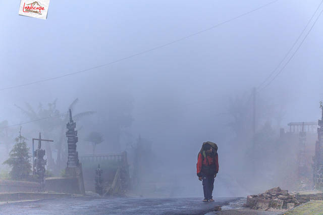 menembus kabut candi cetho menembus kabut candi cetho