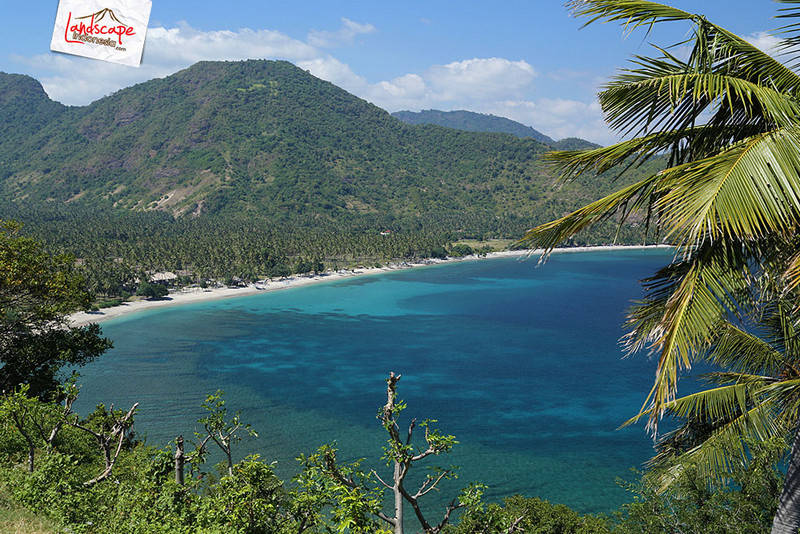 salah satu pantai di sepanjang perjalanan explore lombok - salah satu pantai di sepanjang perjalanan