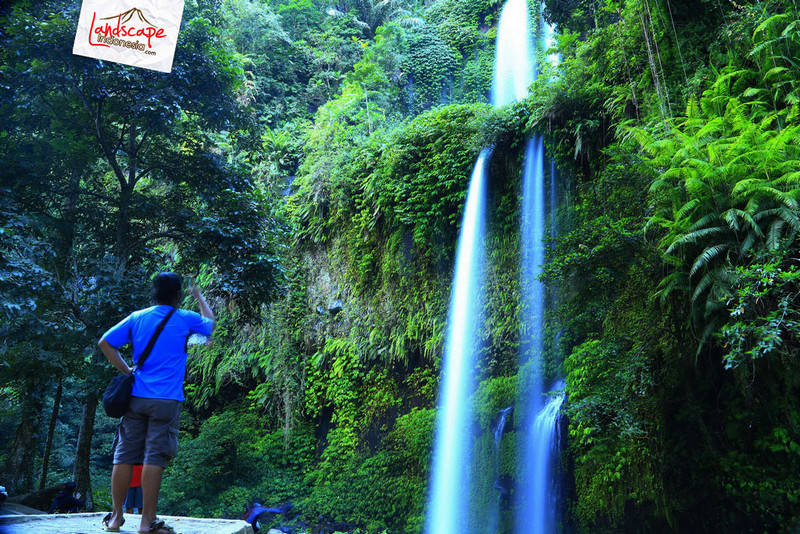 berpose di sendang gile berpose di sendang gile