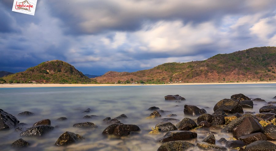 pantai mawun dalam balutan slow speed pantai mawundalam balutan slow speed