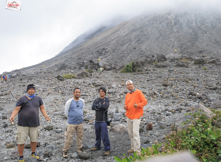 12 jam gunung merapi