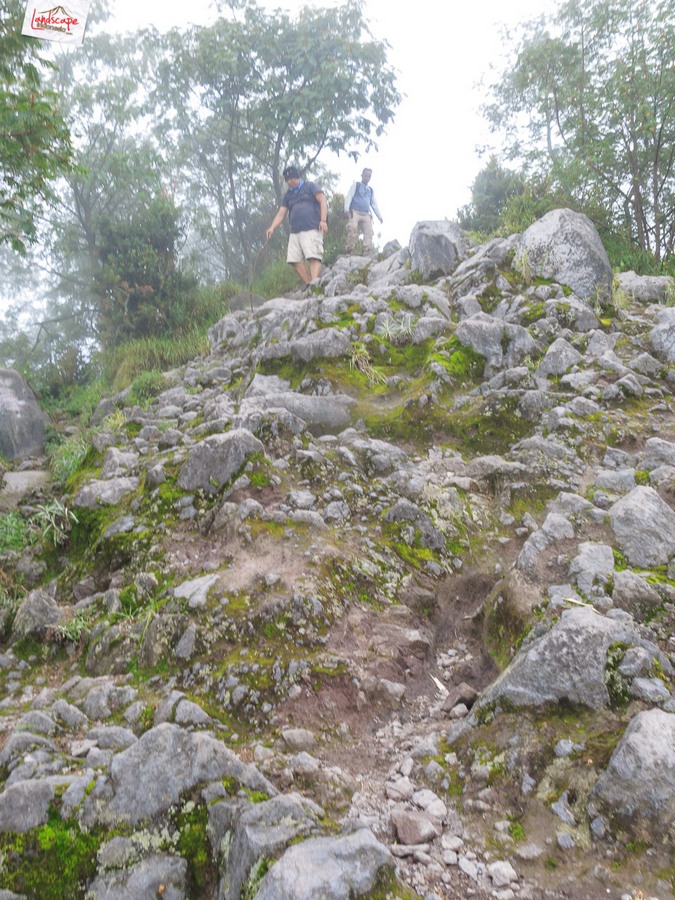 12 jam gunung merapi