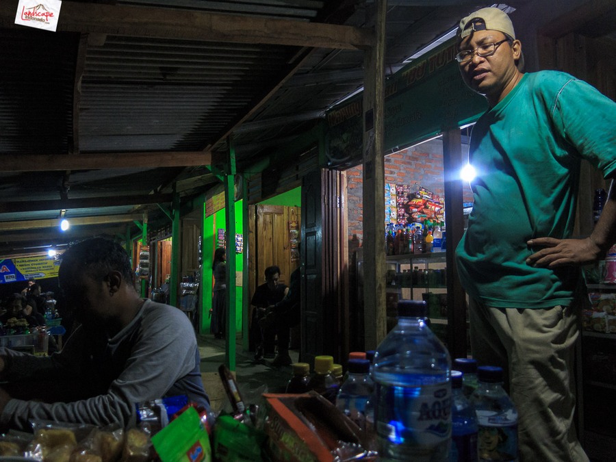 12 jam gunung merapi