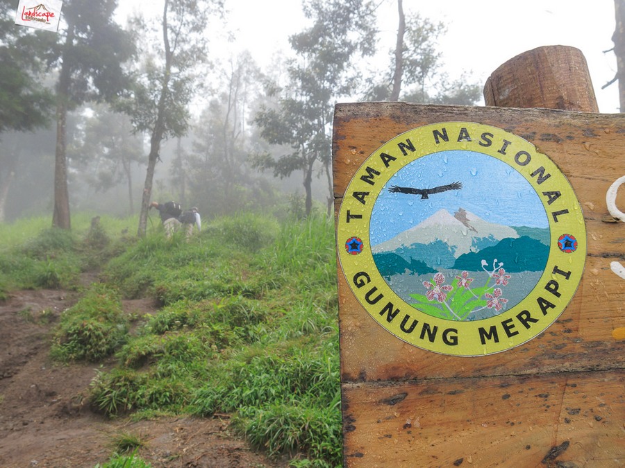 12 jam gunung merapi