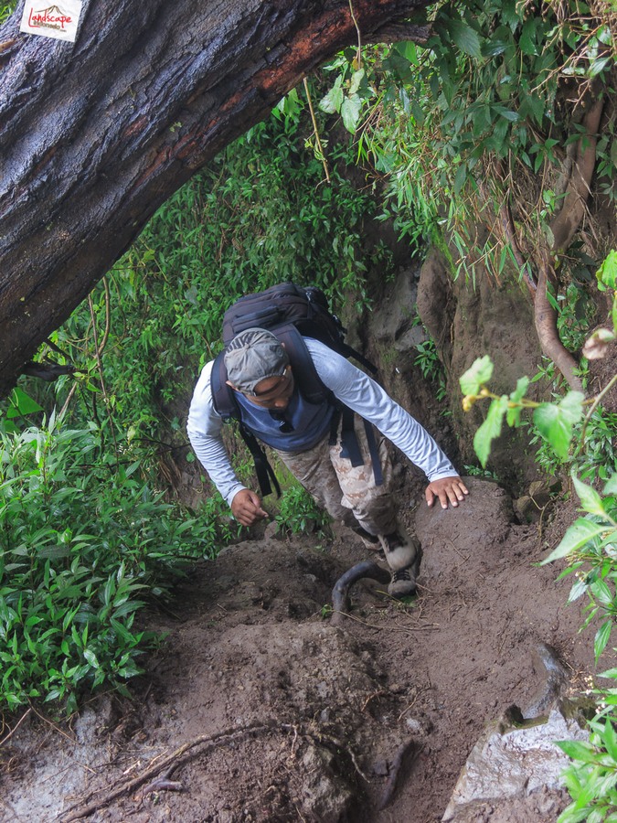 12 jam gunung merapi