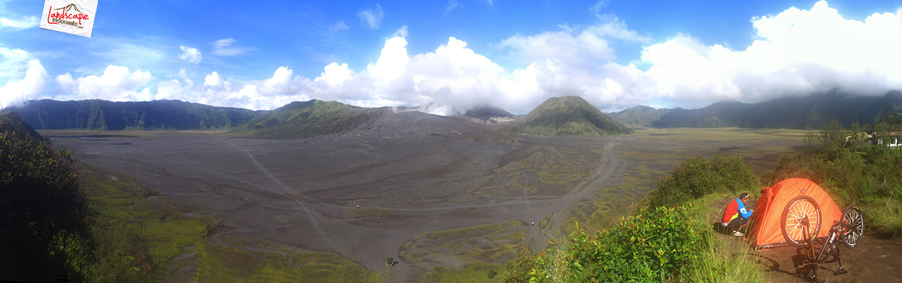 pano bromo (klik untuk gambar besarnya) pano bromo (klik untuk gambar besarnya)