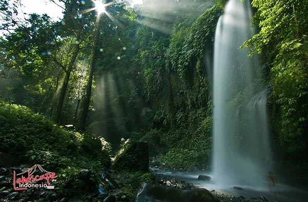 sendang gile - ray of light tips memotret air terjun - sendang gile - ray of light