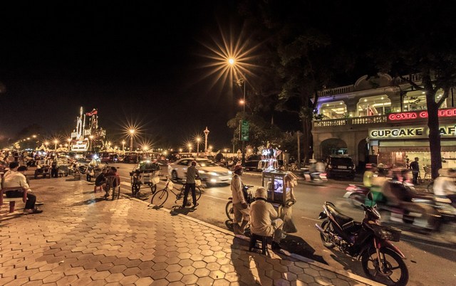 slow speed handheld 1/15 slow speed handheld 1/15