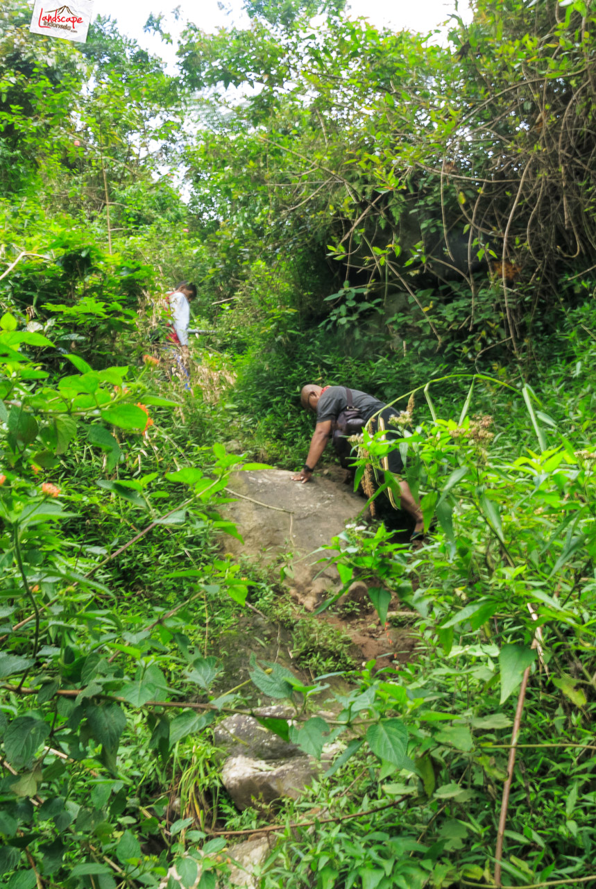 melewati bukit selepas Tempuran