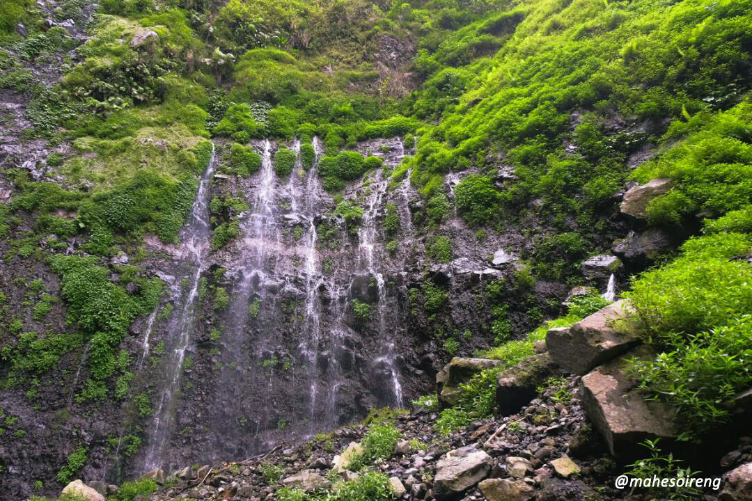 dinding alam semuncar