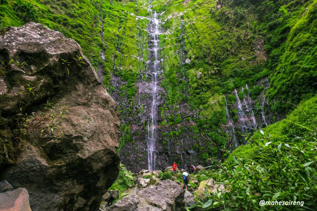 kemegahan air terjun Semuncar