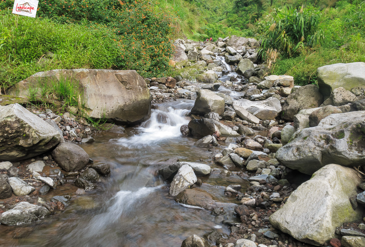 menyusuri sungai menuju tempuran