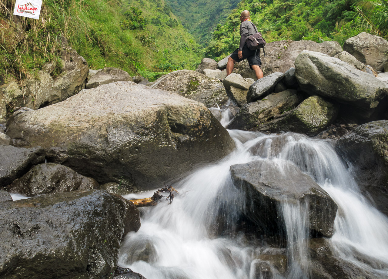 menikmati keelokan sungai menuju semuncar