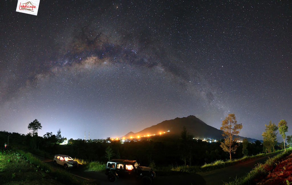 milky way di atas merapi