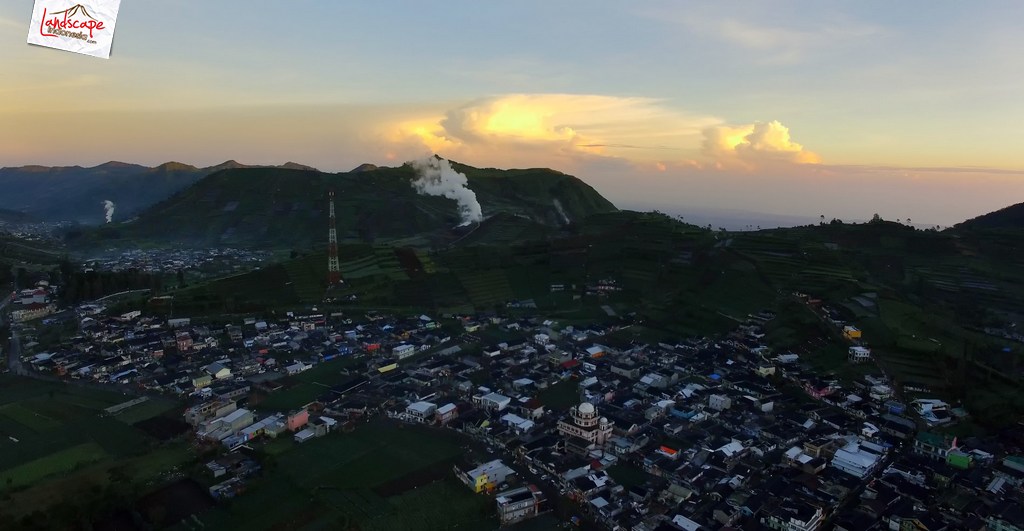dieng dari udara - pagi di dieng