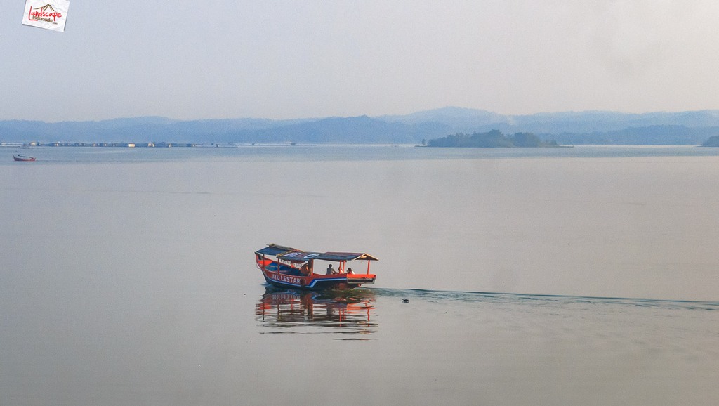 kedungombo dari udara - mengelilingi kedungombo