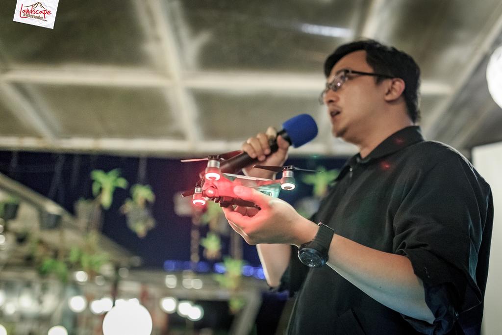 Solo Drone Fly Halal Bihalal dji spark