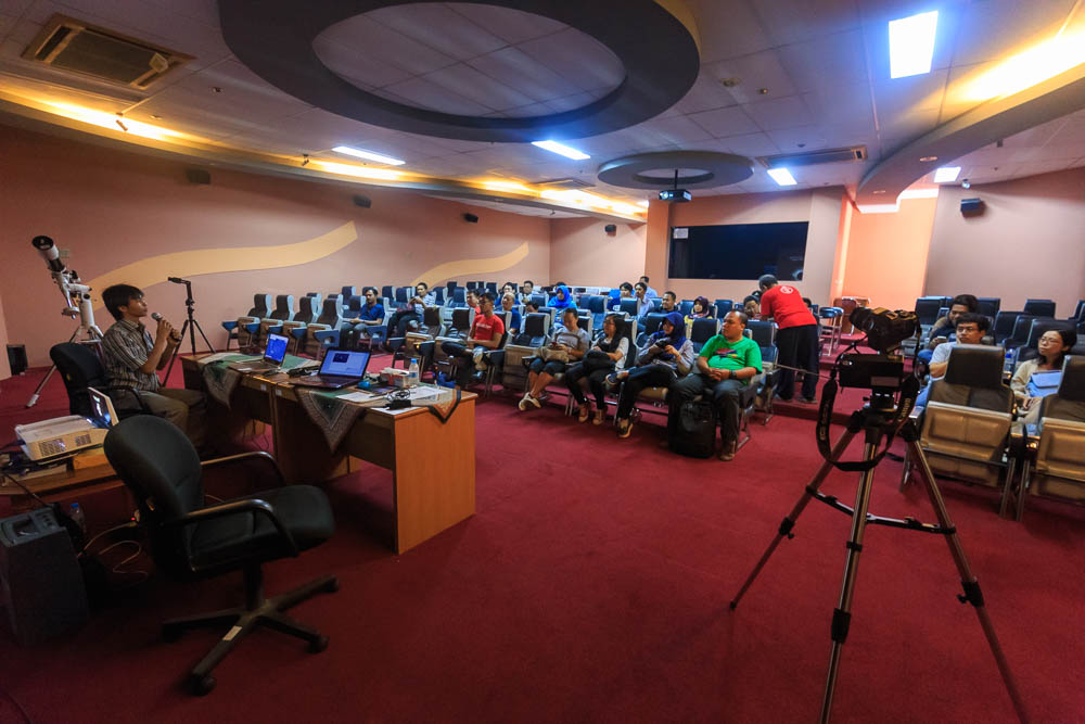 Meracuni Keindahan Milky Way