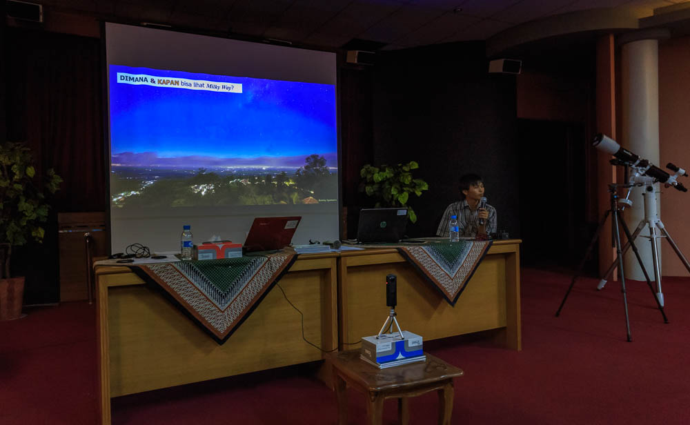 Meracuni Keindahan Milky Way