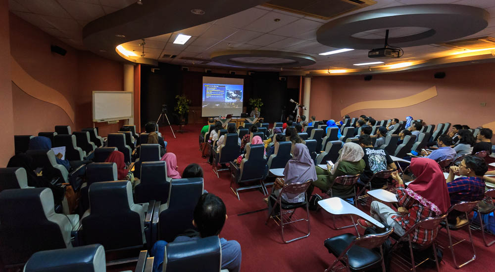 Meracuni Keindahan Milky Way