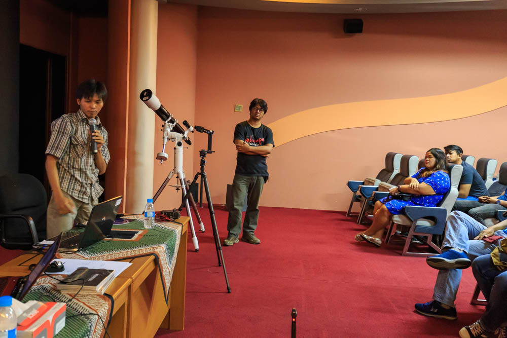 Meracuni Keindahan Milky Way