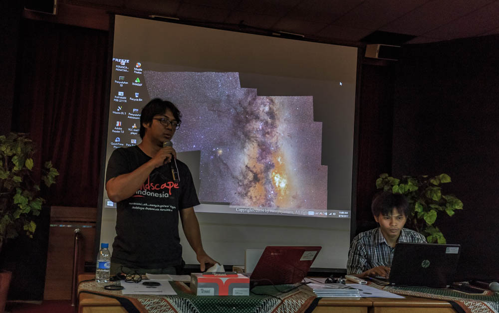 Meracuni Keindahan Milky Way