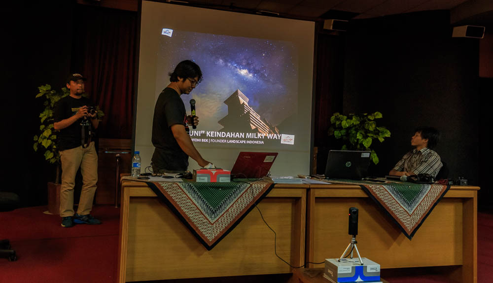 Meracuni Keindahan Milky Way