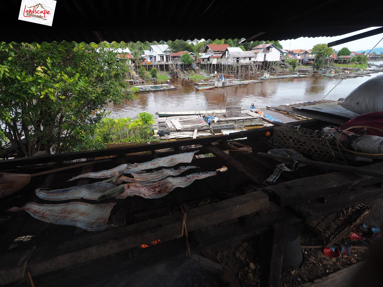 mengabadikan leboyan dari udara