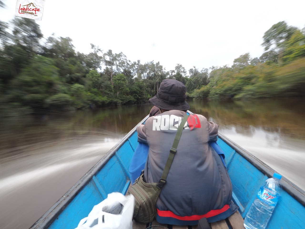 mengabadikan leboyan dari udara
