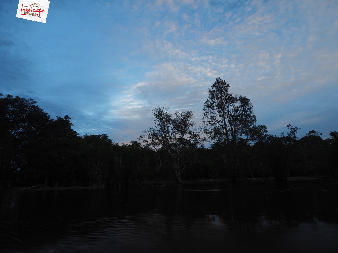 mengabadikan leboyan dari udara