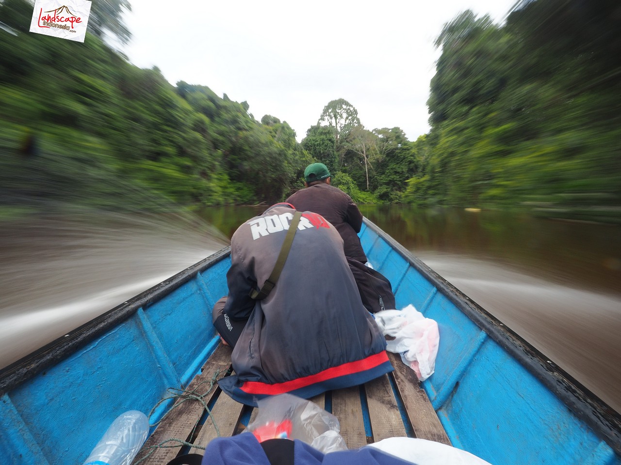 mengabadikan leboyan dari udara