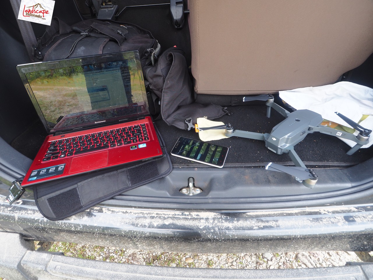 mengabadikan leboyan dari udara