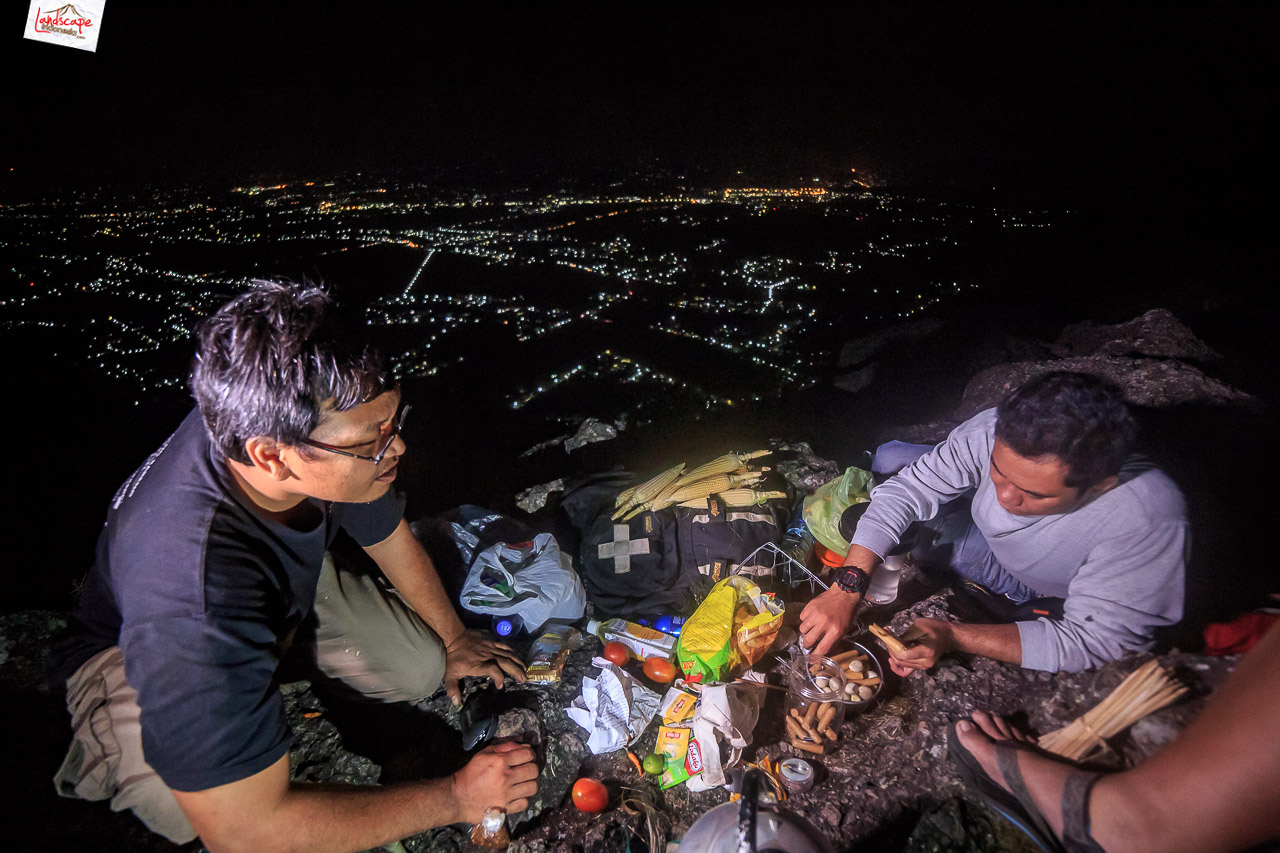 persiapan bumbu makan malam