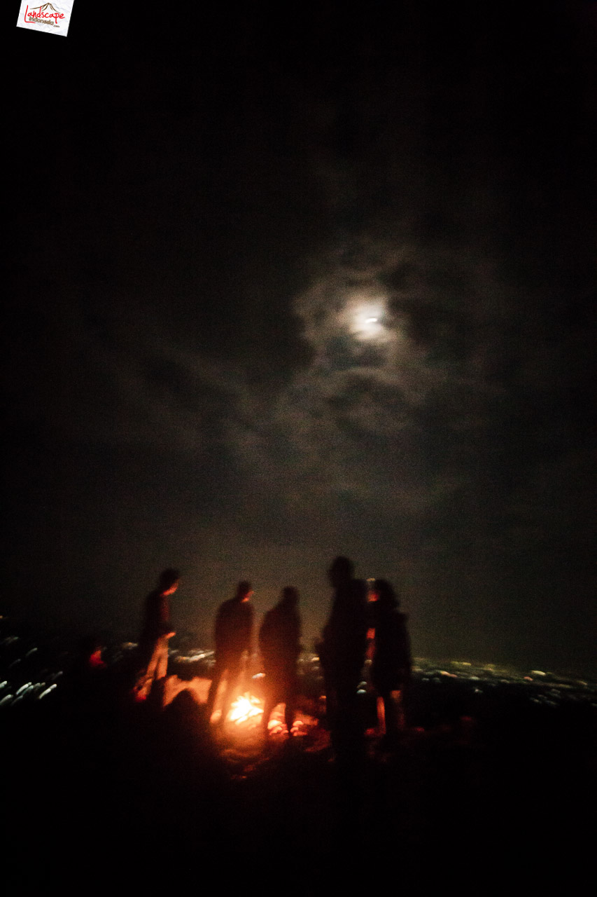 di atas puncak bukit laskar pelangi
