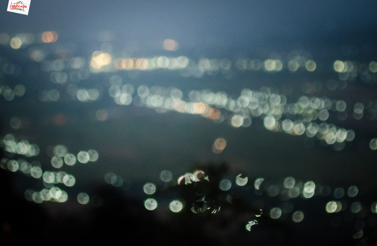 lampu kota di kejauhan