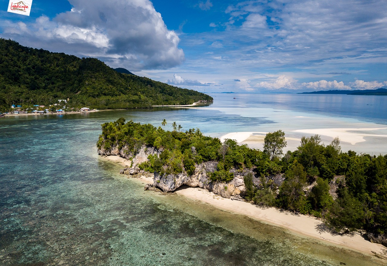 menerbangkan drone di papua