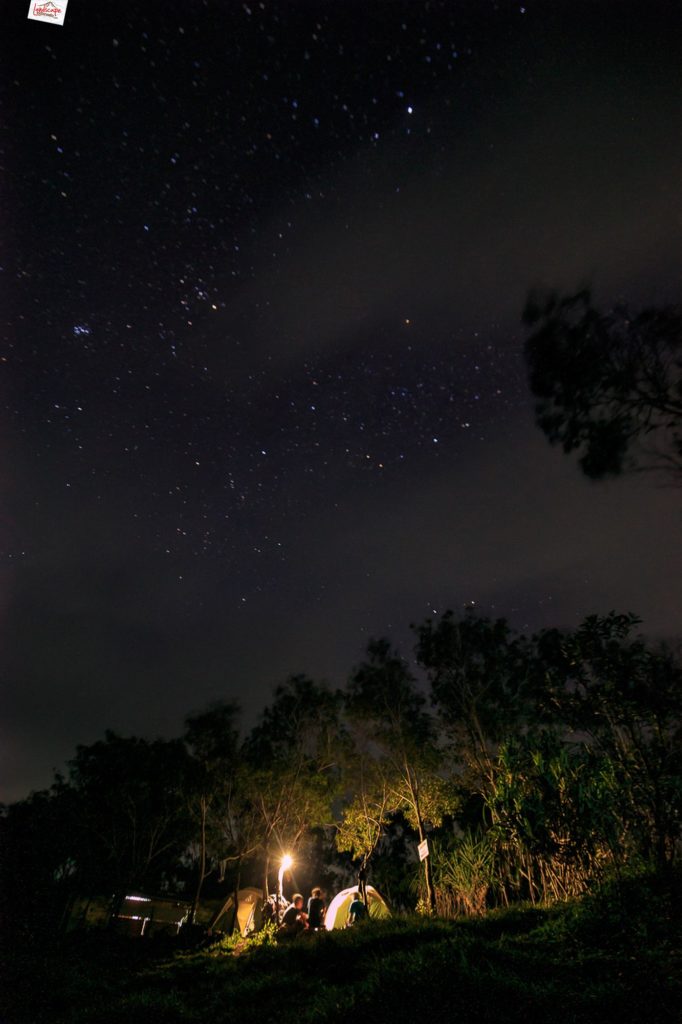 bertabur-bintang-di-bukit-kosakora