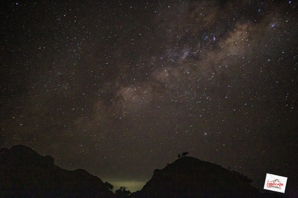 milky way di atas gili lawa