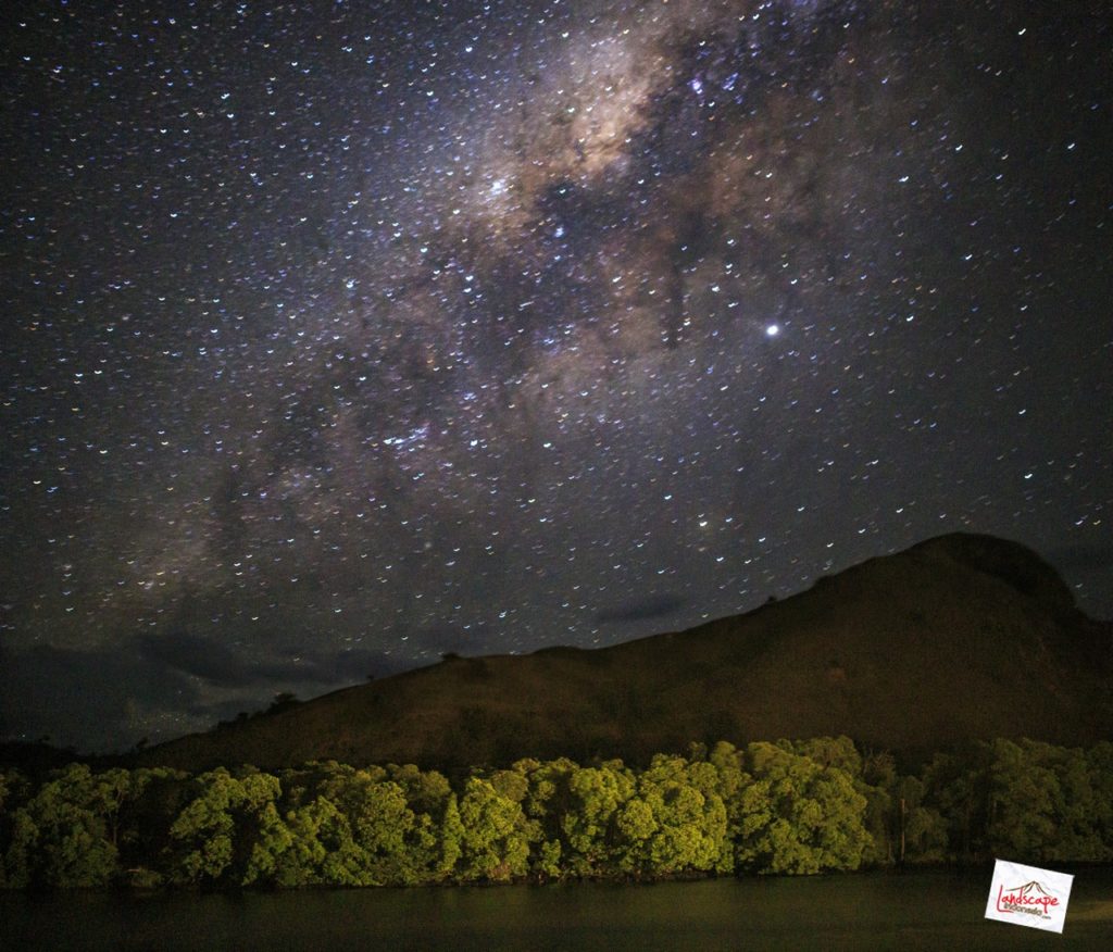 milky way di atas rinca