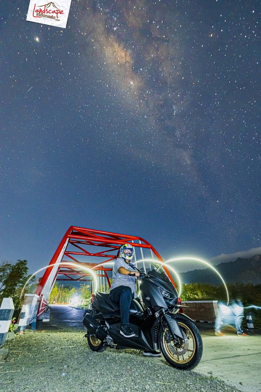 ganti foto profil, motor matic - jembatan krisak - milky way